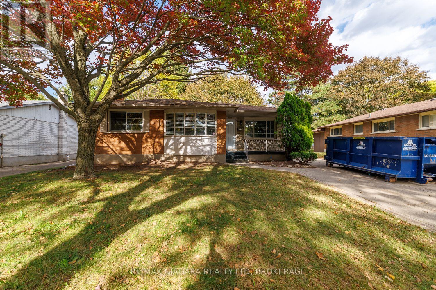 4344 PETTIT AVENUE Property Photo 1