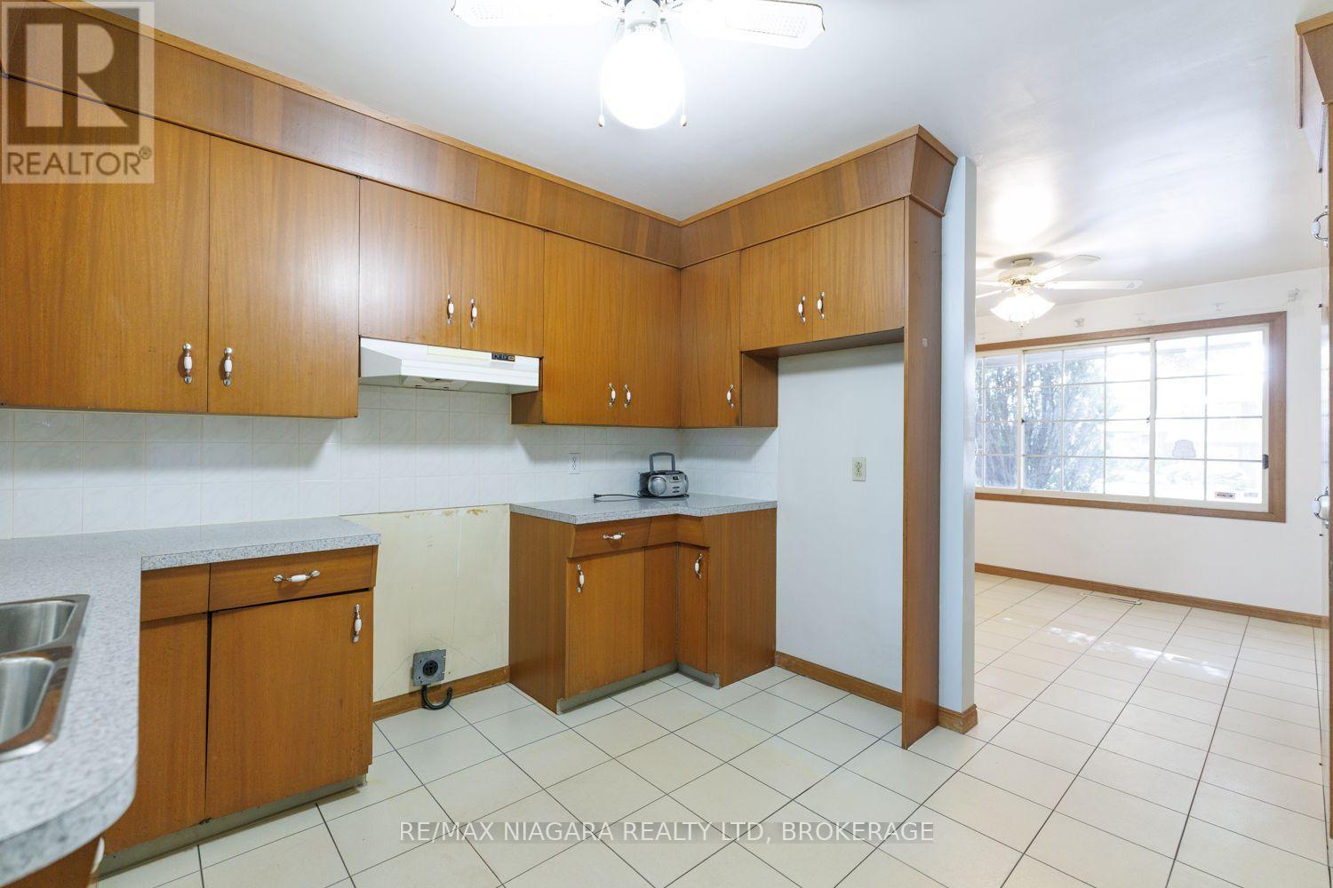 4344 Pettit Avenue Property Photo 6