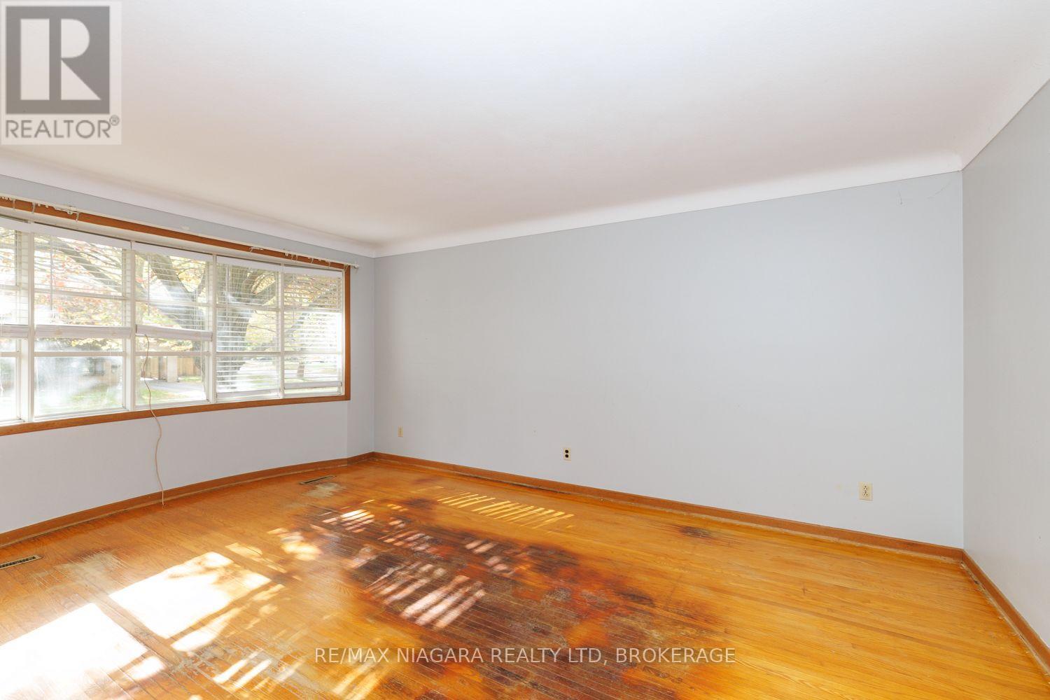 4344 Pettit Avenue Property Photo 8