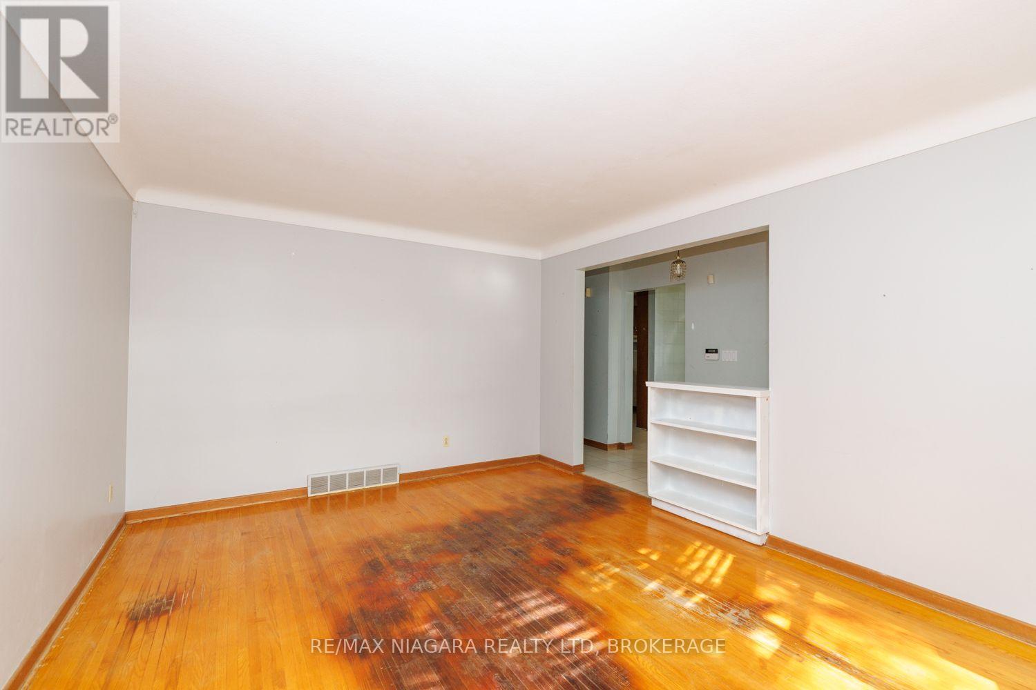 4344 Pettit Avenue Property Photo 9