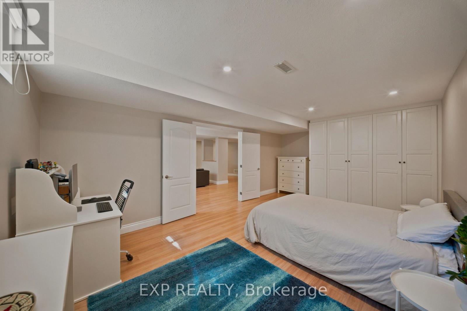 16 Bridlegate Place Property Photo 39
