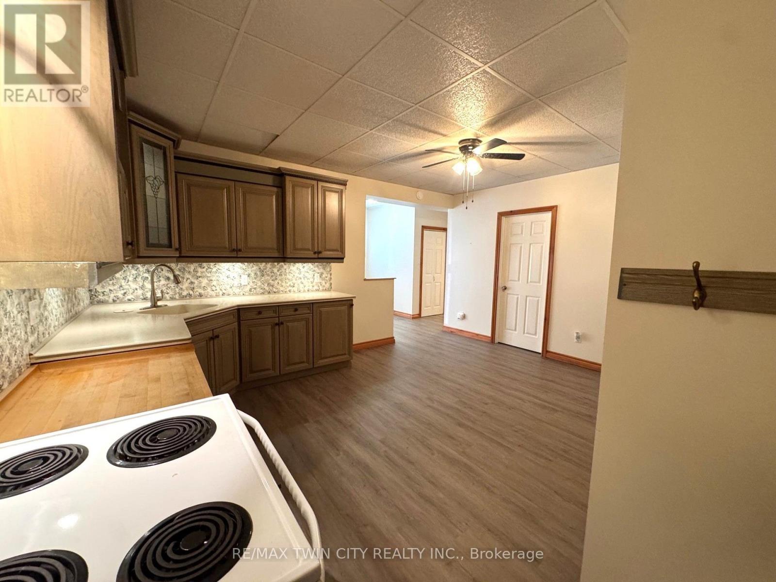 D - 777 James Street Property Photo 8
