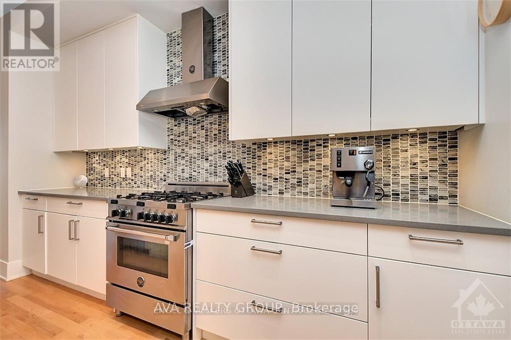 230 Carleton Street Property Photo 7