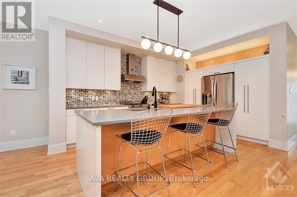 230 Carleton Street Property Photo 10