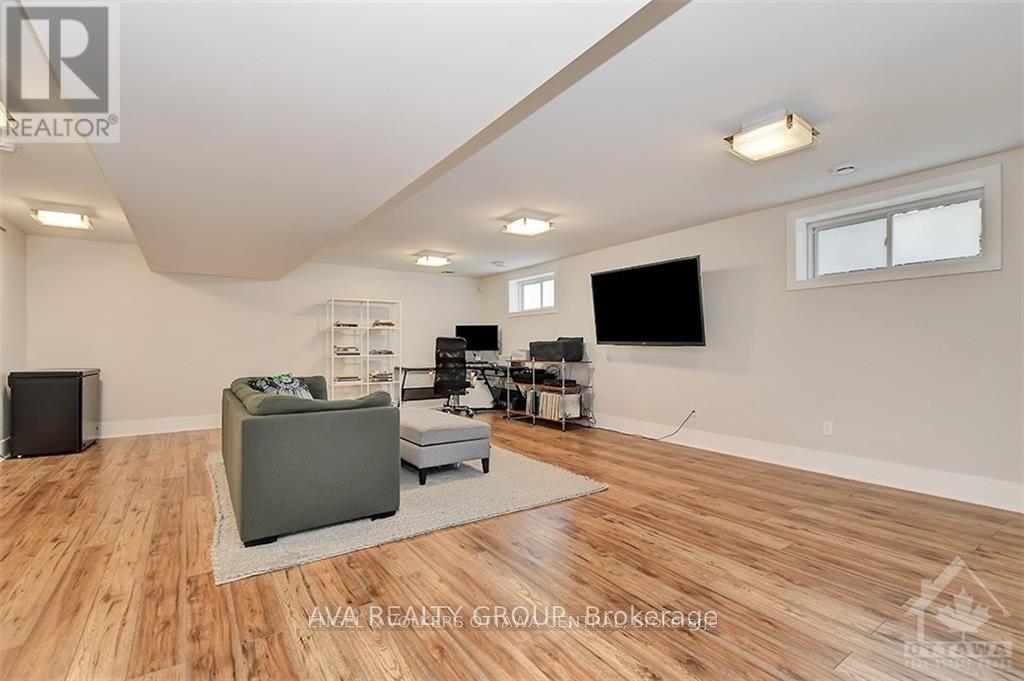 230 Carleton Street Property Photo 11