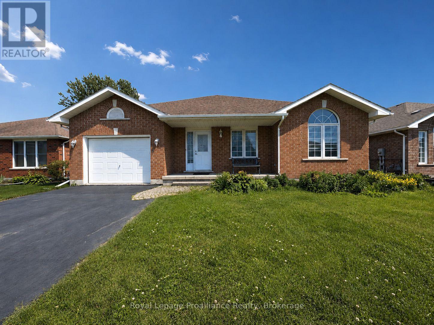 17 Sumac Terrace Property Photo 1