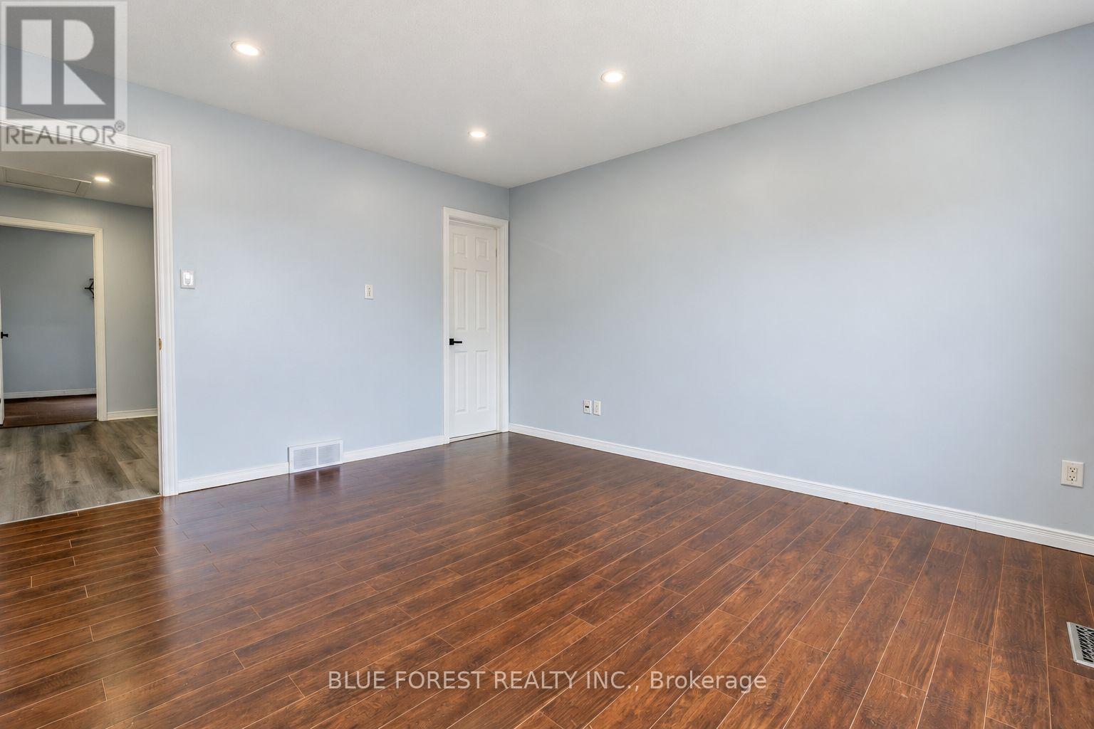 8 - 12 Mcmaster Crescent Property Photo 15