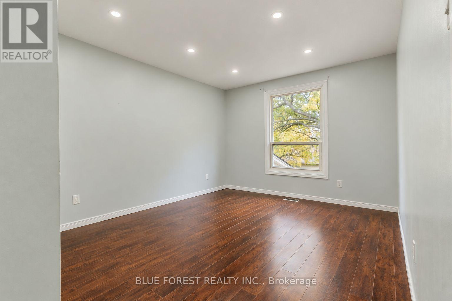 8 - 12 Mcmaster Crescent Property Photo 18