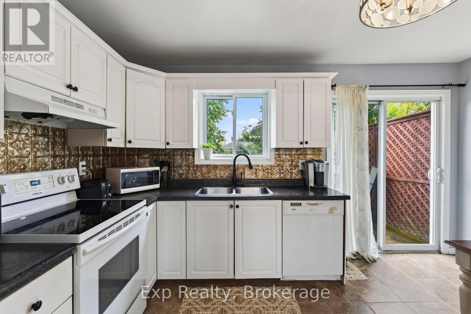 4 Harbourview Crescent Property Photo 10