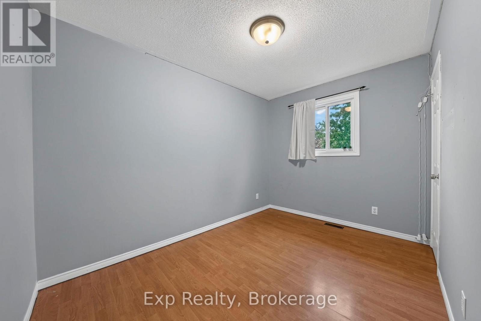 4 Harbourview Crescent Property Photo 12