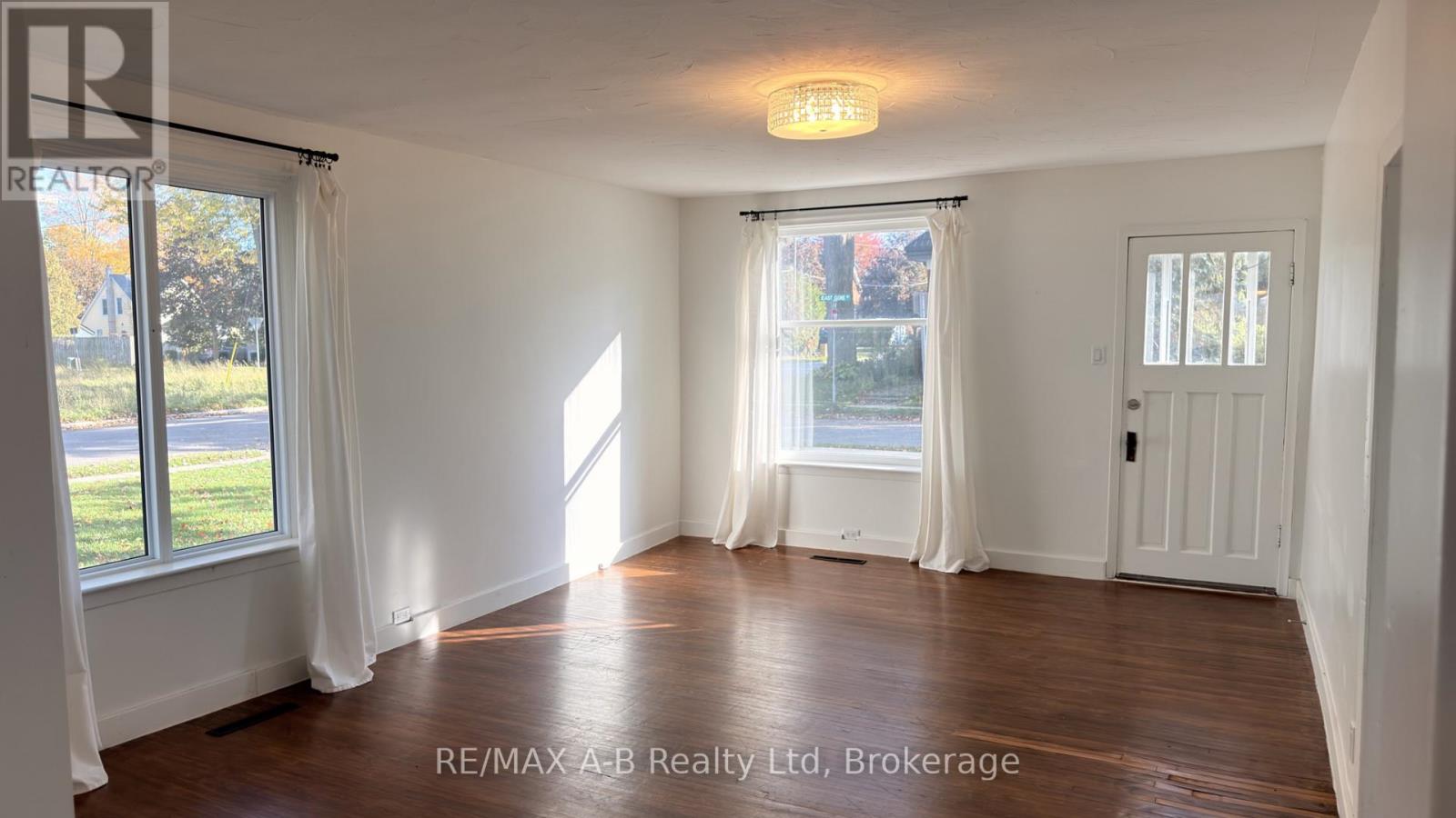 92 East Gore Street Property Photo 6