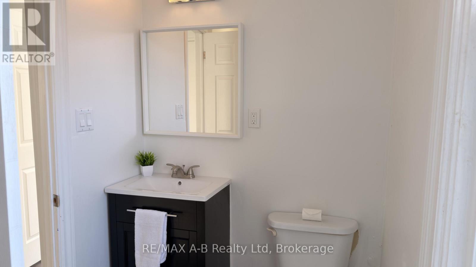 92 East Gore Street Property Photo 15