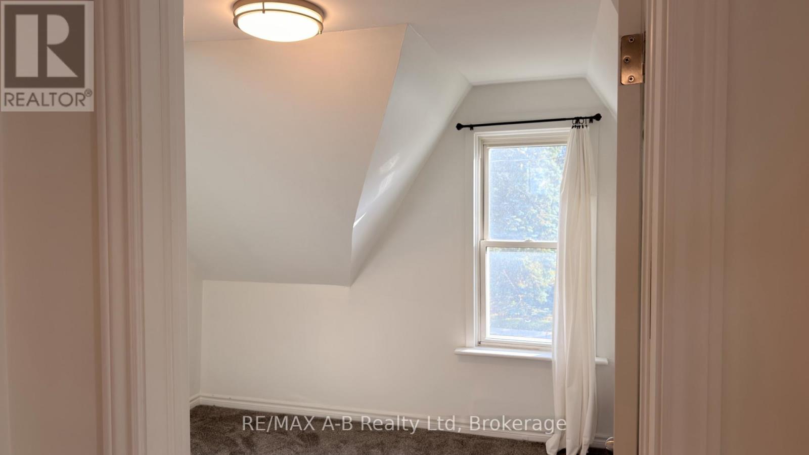 92 East Gore Street Property Photo 27