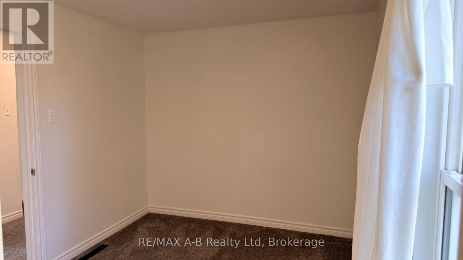 92 East Gore Street Property Photo 30