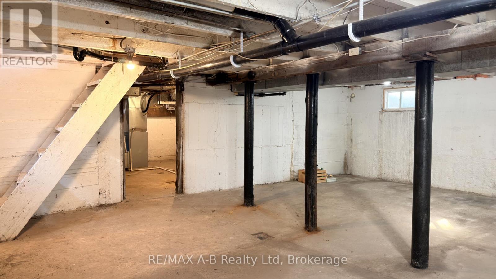 92 East Gore Street Property Photo 42