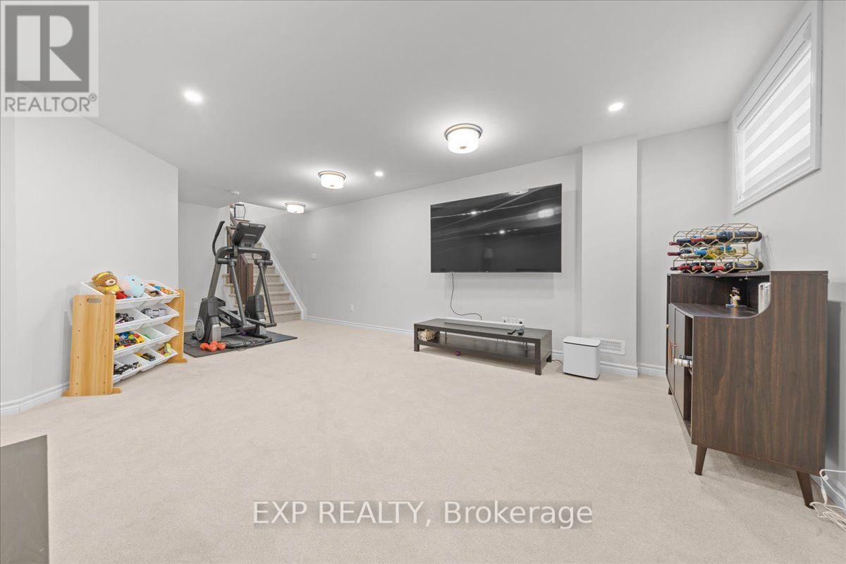 758 Cap Diamant Way Property Photo 32