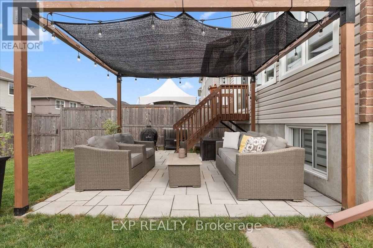 758 Cap Diamant Way Property Photo 33