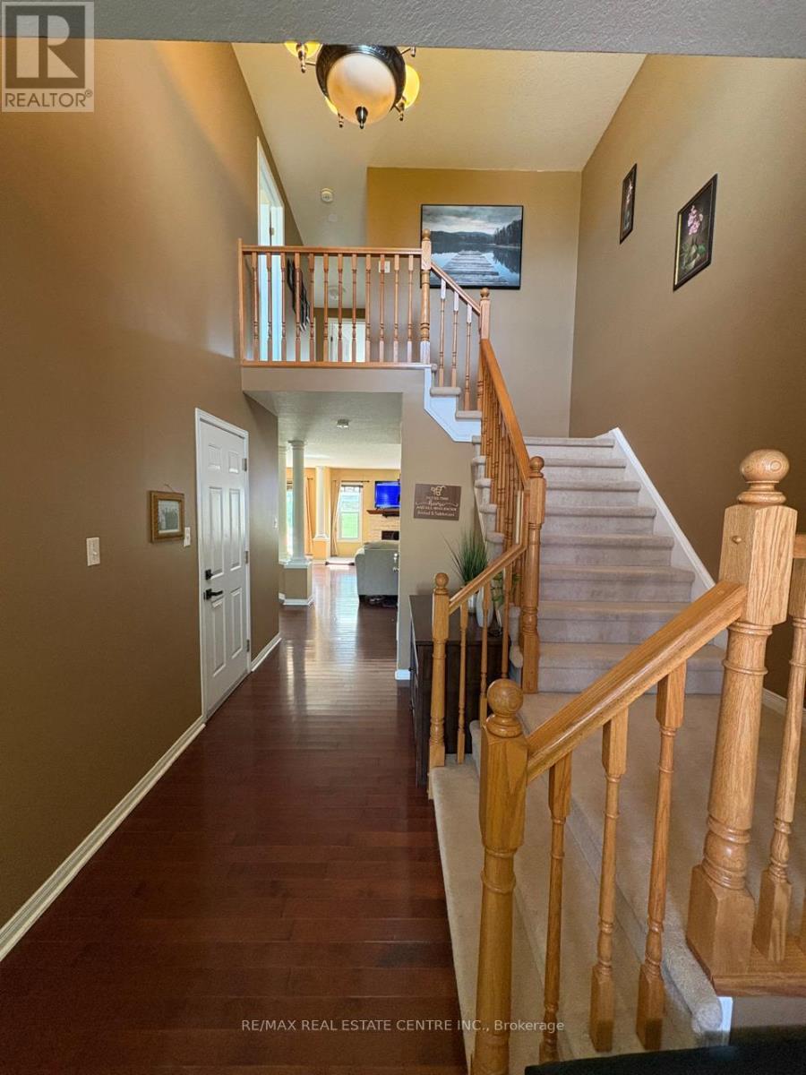 304 Purple Sage Crescent Property Photo 4