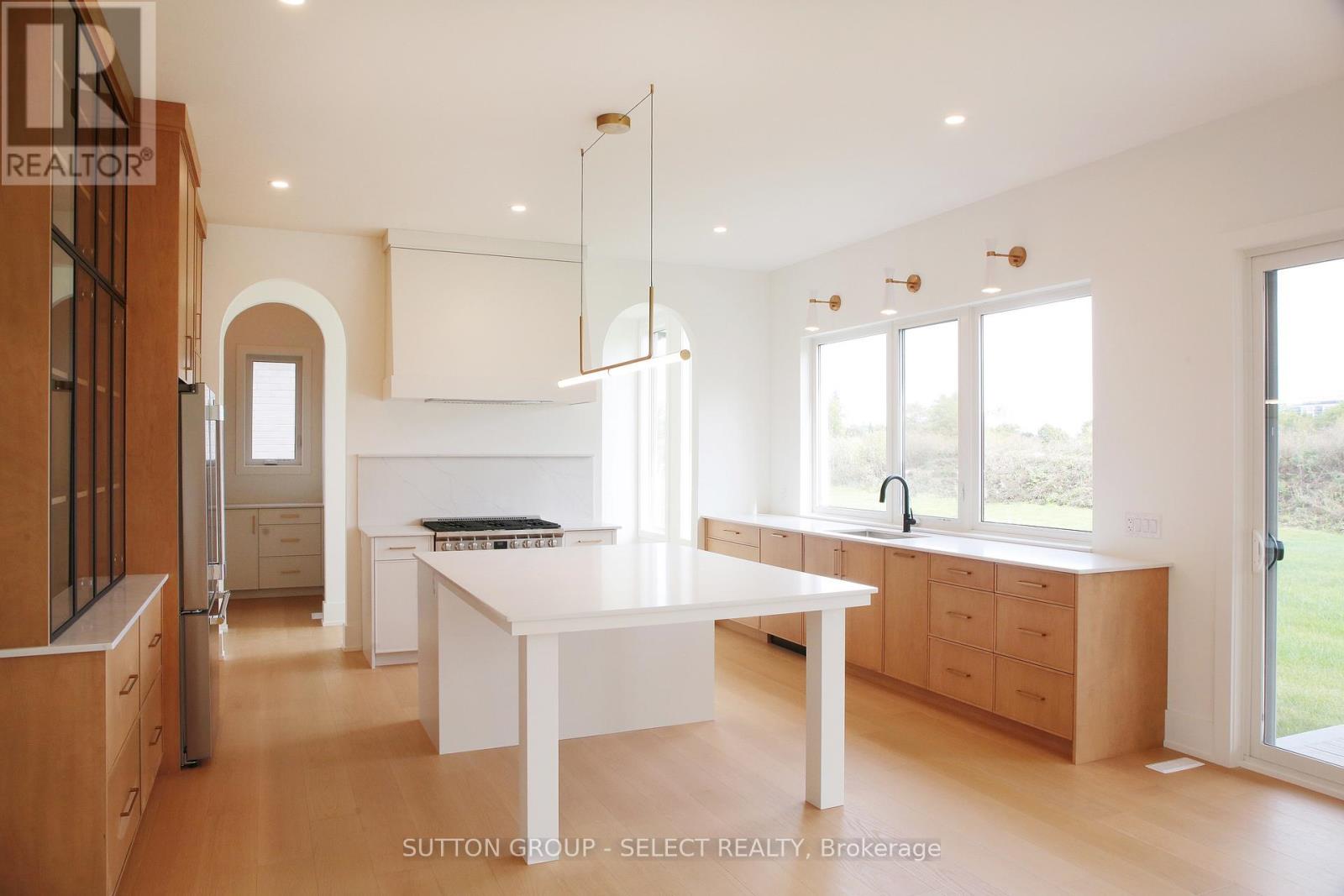 19 Bayshore Drive Property Photo 2