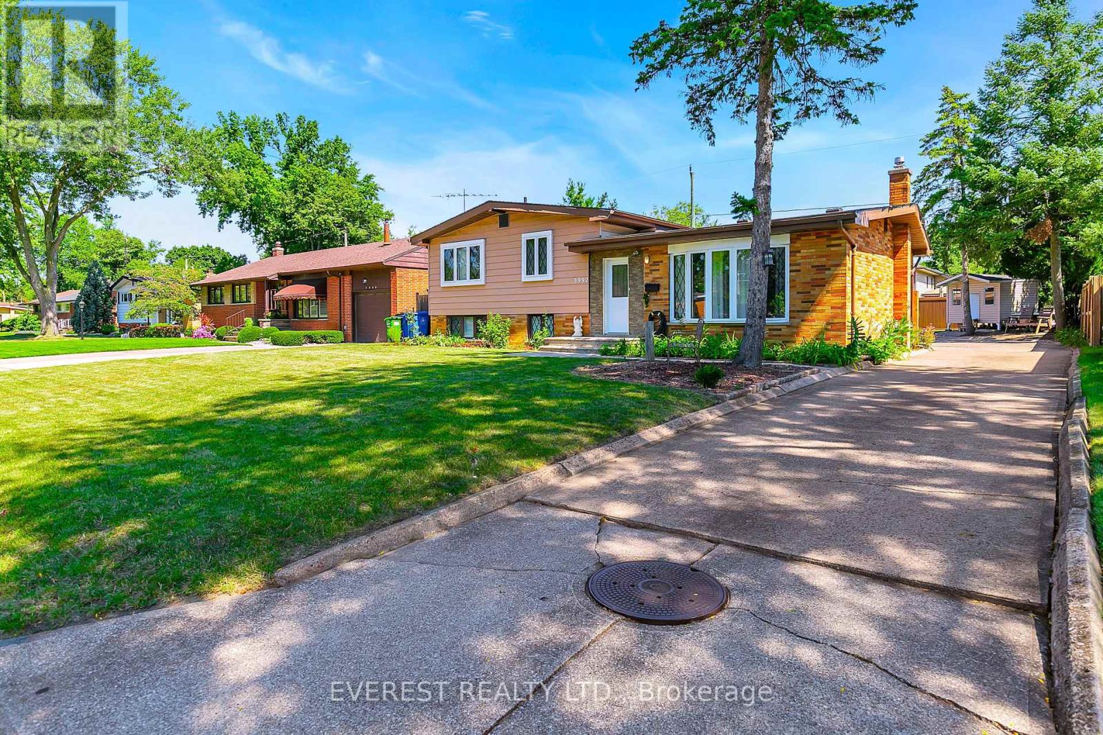 3992 Longfellow Avenue Property Photo 3