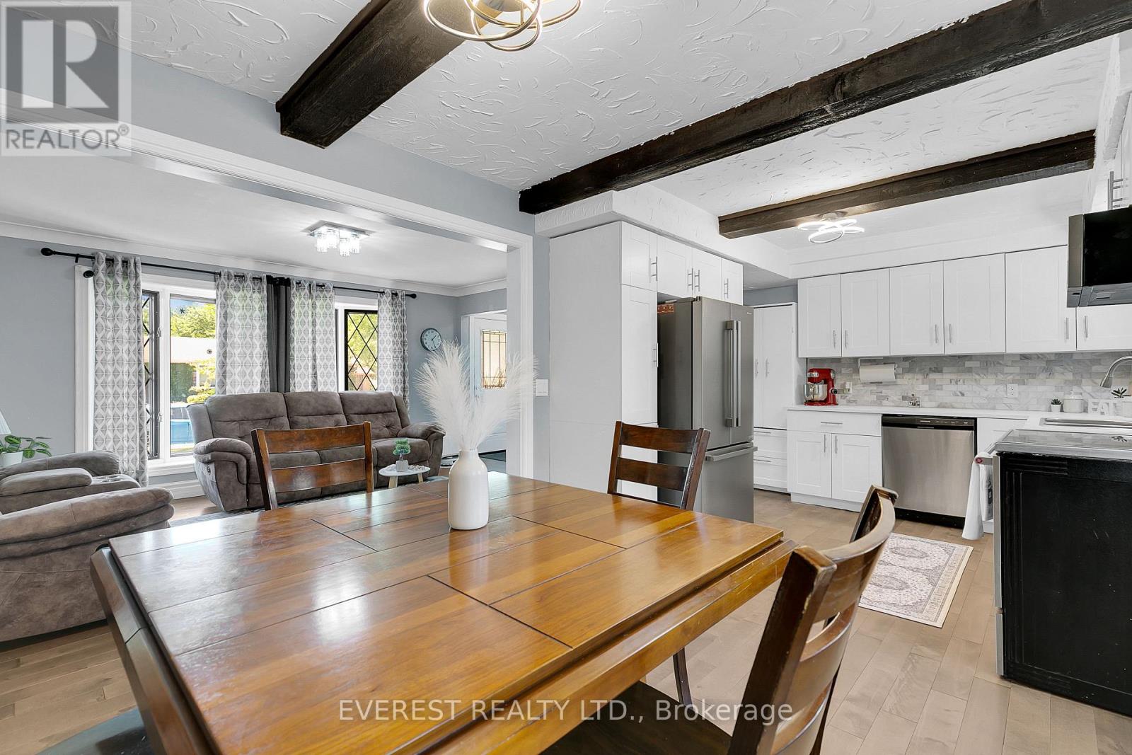 3992 Longfellow Avenue Property Photo 8