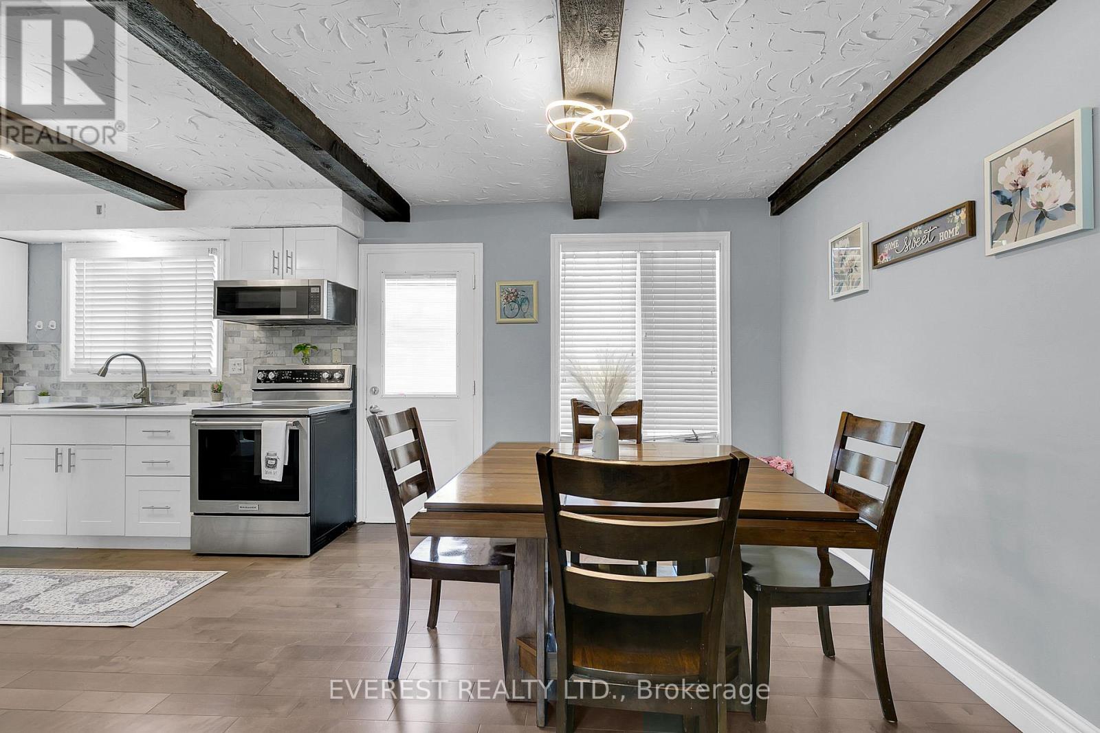 3992 Longfellow Avenue Property Photo 9