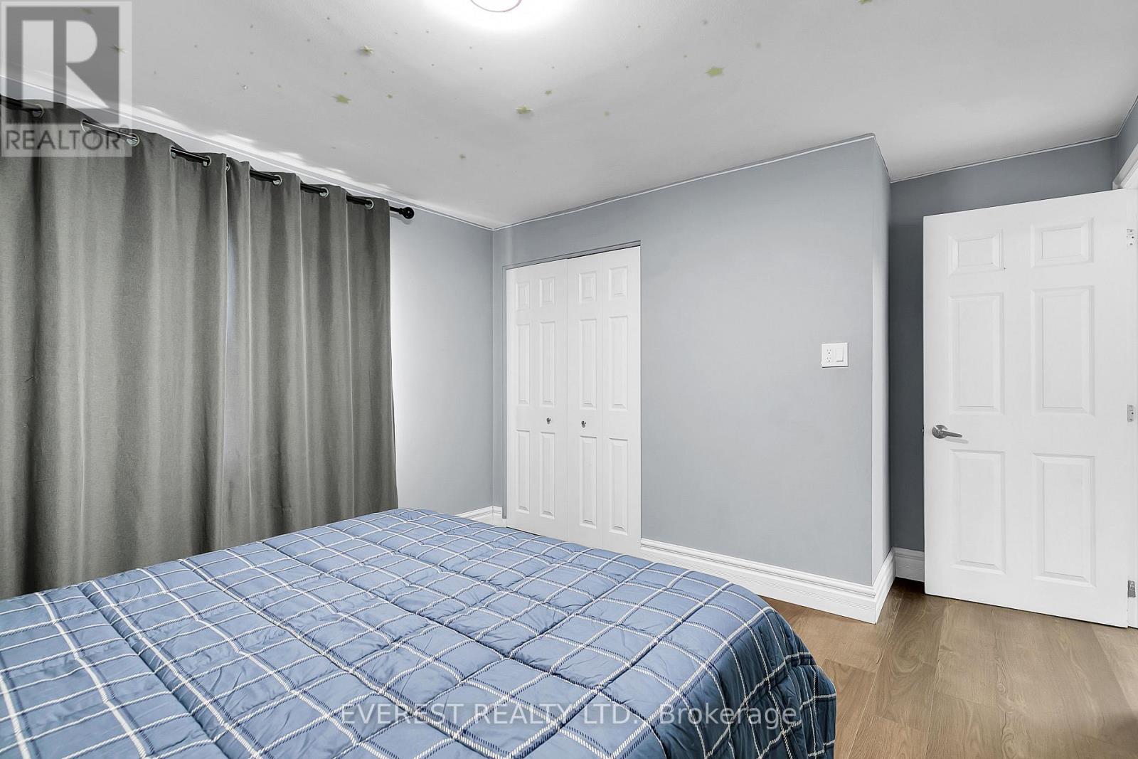 3992 Longfellow Avenue Property Photo 18