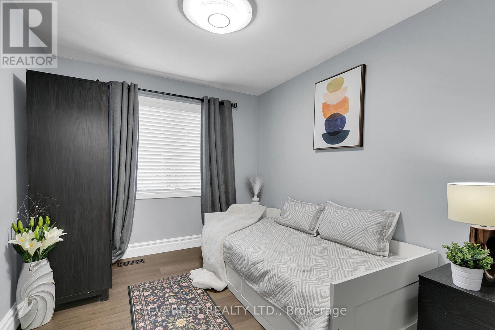 3992 Longfellow Avenue Property Photo 19