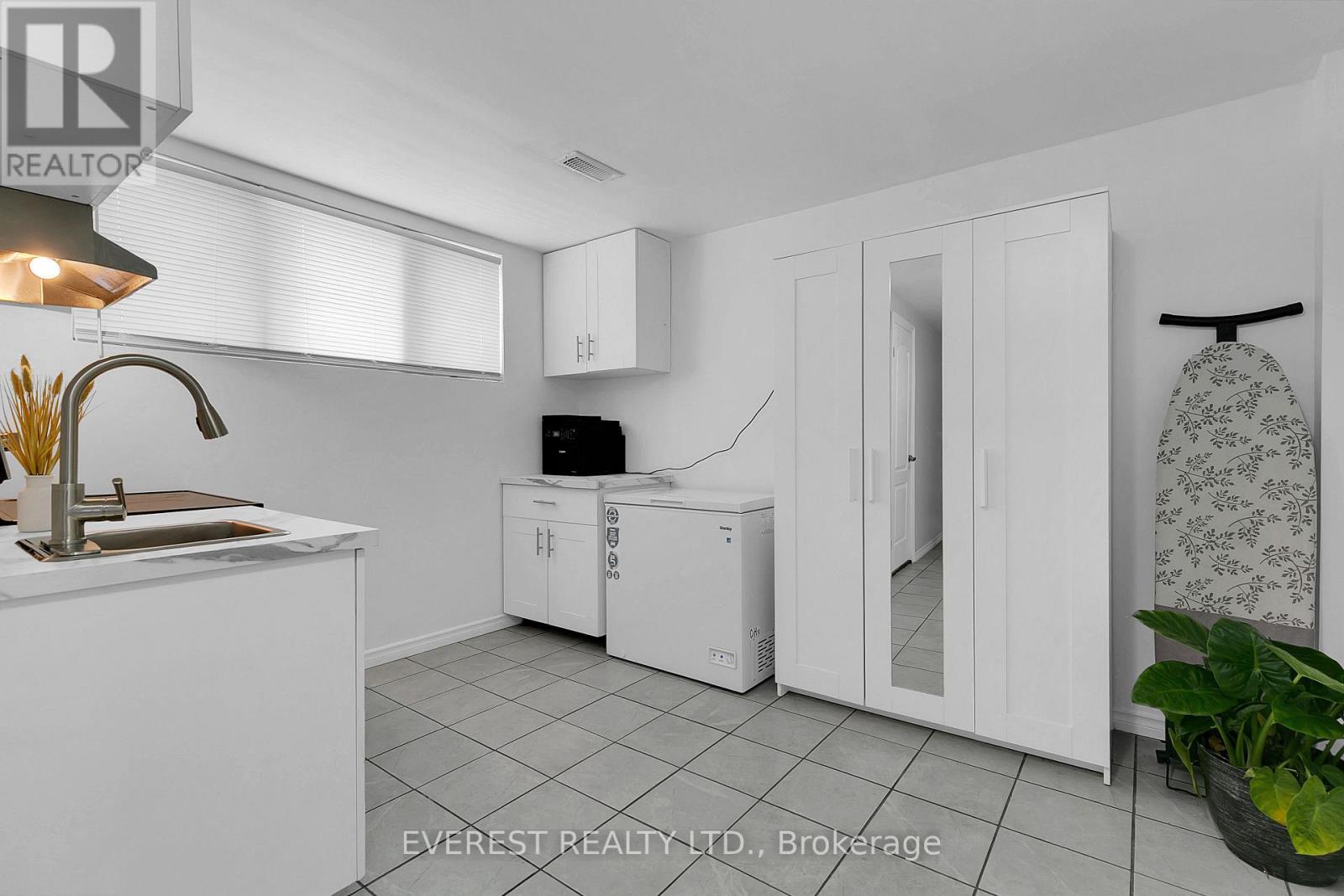 3992 Longfellow Avenue Property Photo 24