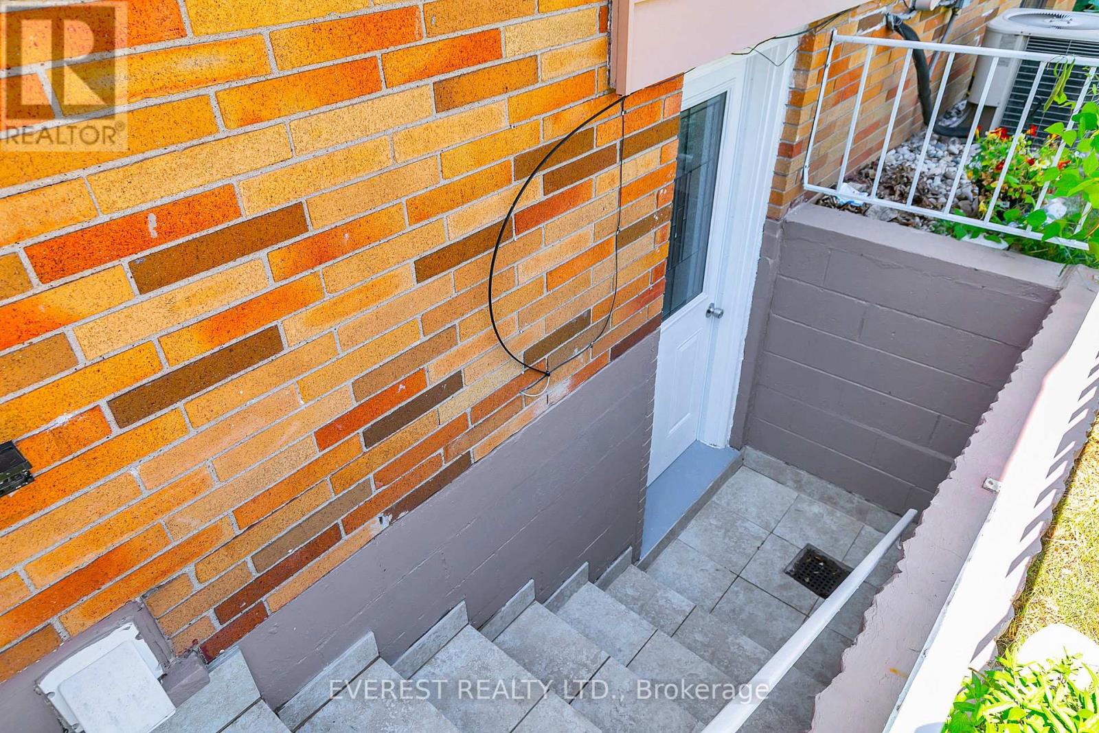 3992 Longfellow Avenue Property Photo 34