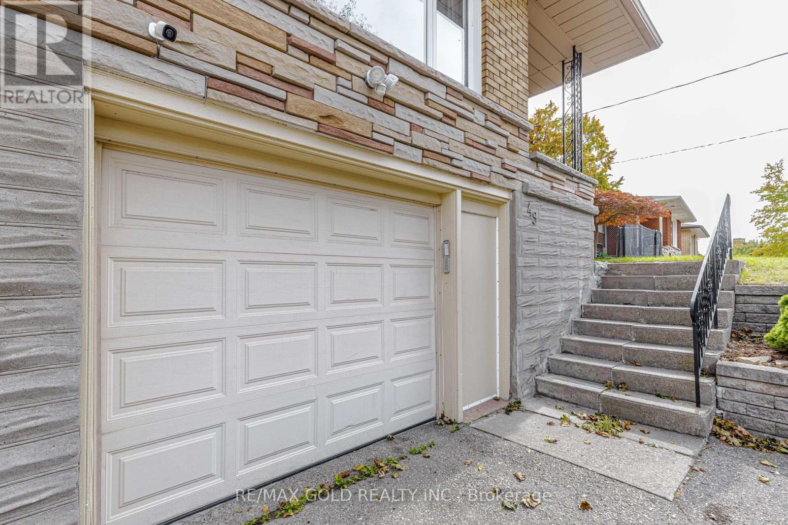 49 Kenneth Avenue Property Photo 5