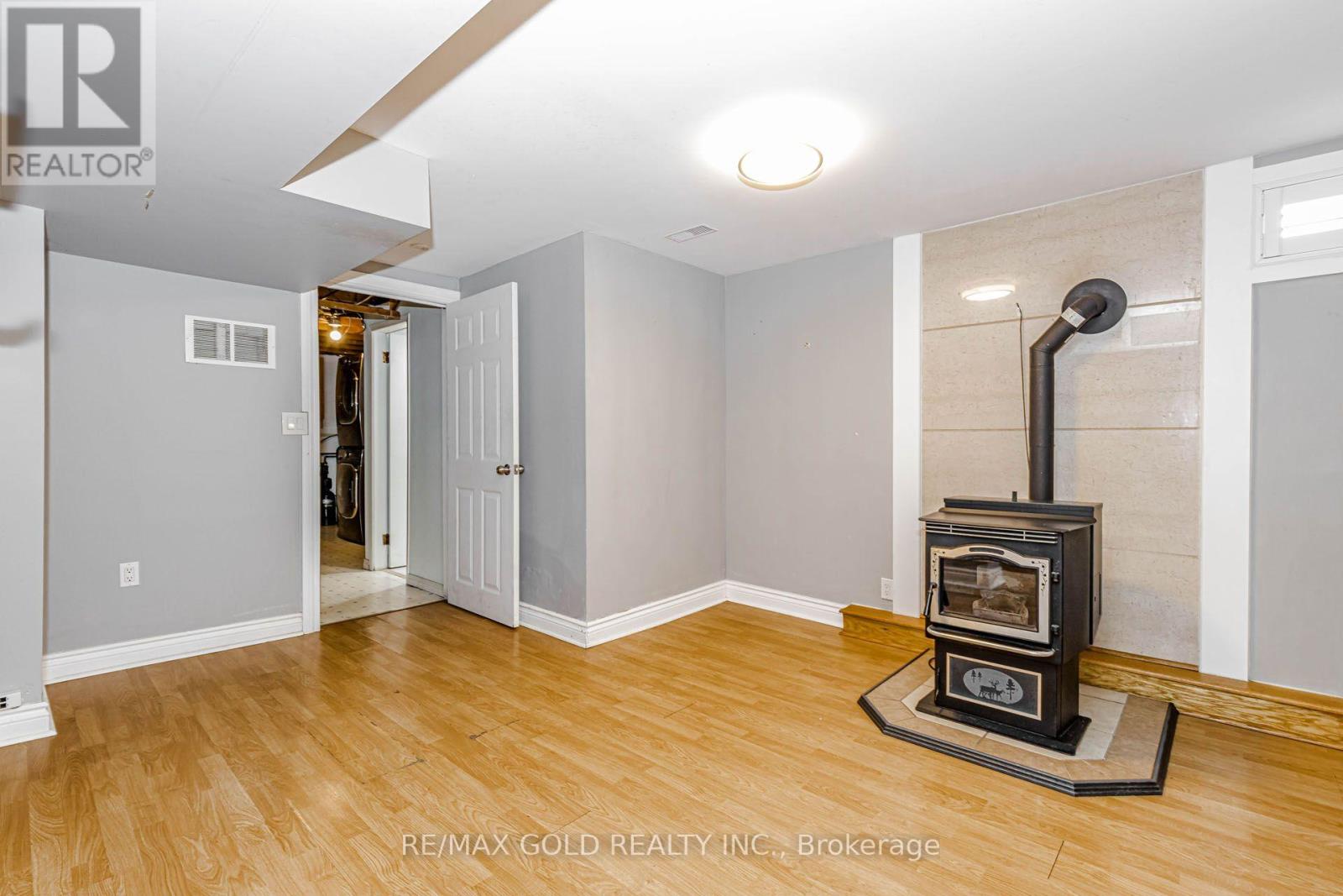 49 Kenneth Avenue Property Photo 31