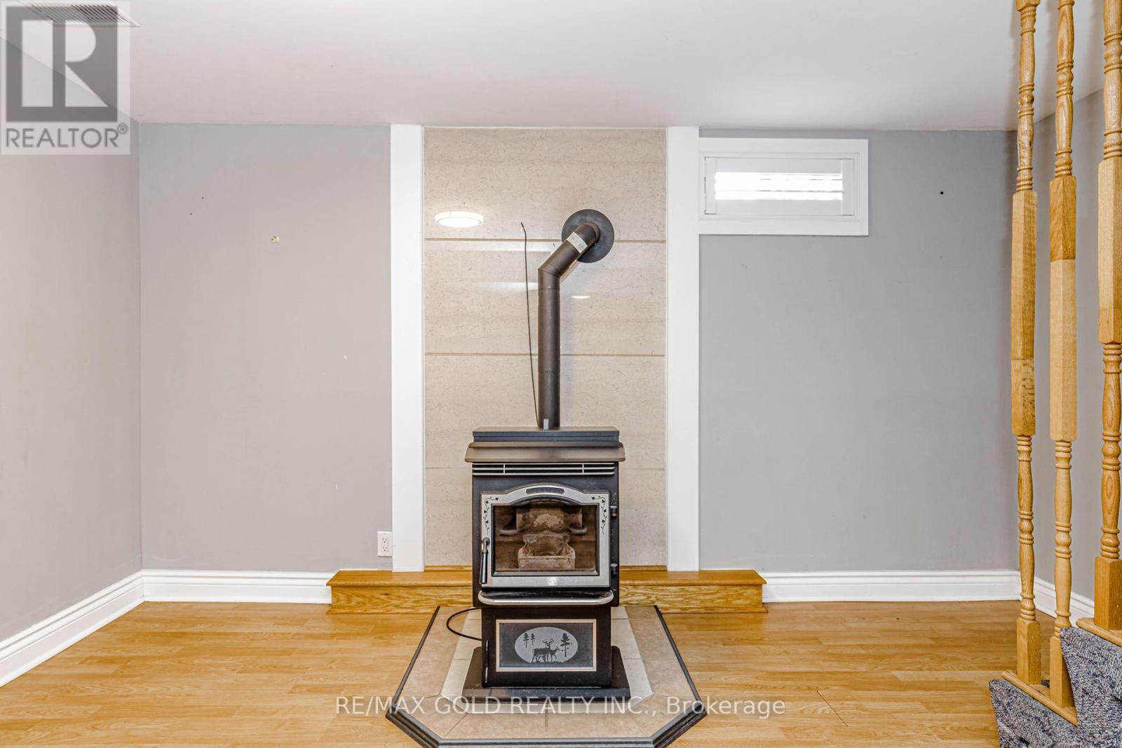 49 Kenneth Avenue Property Photo 33