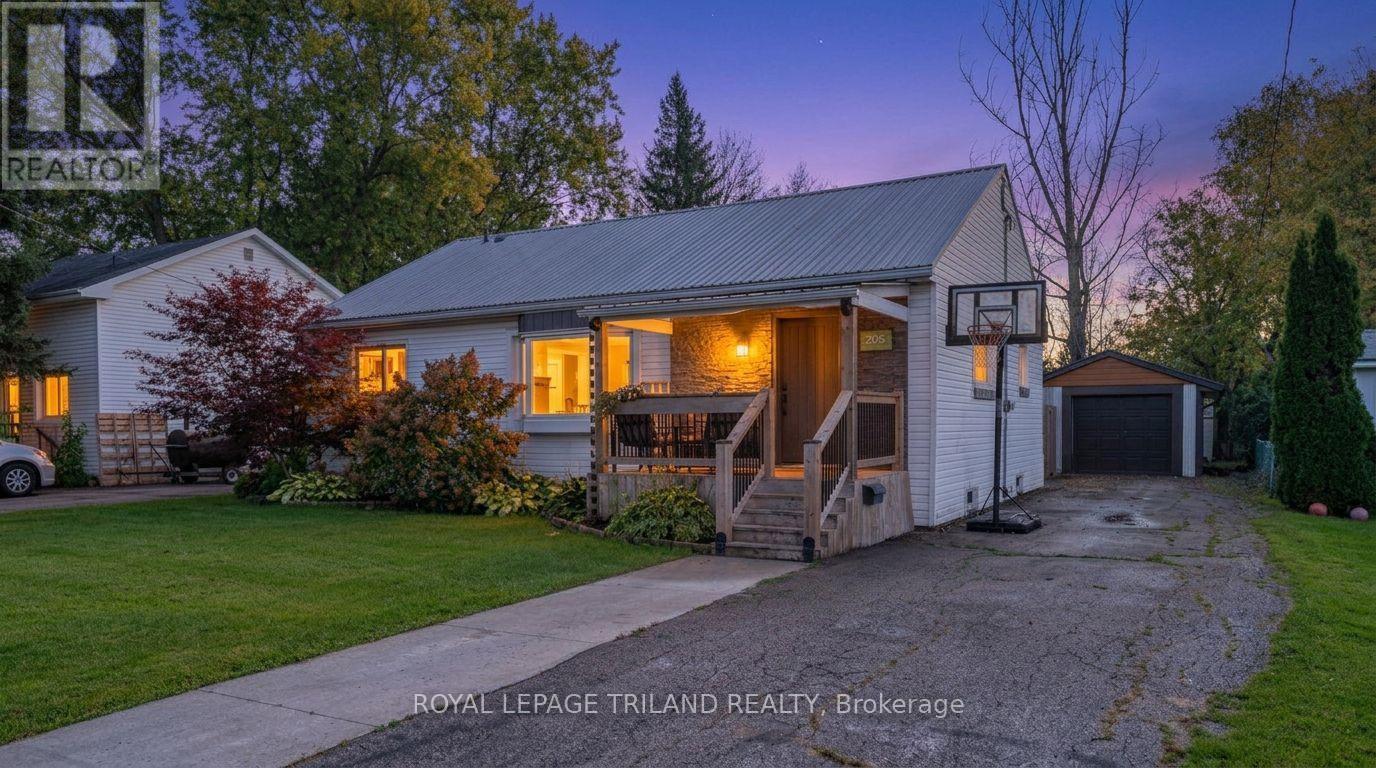 205 Erie Street Property Photo 1