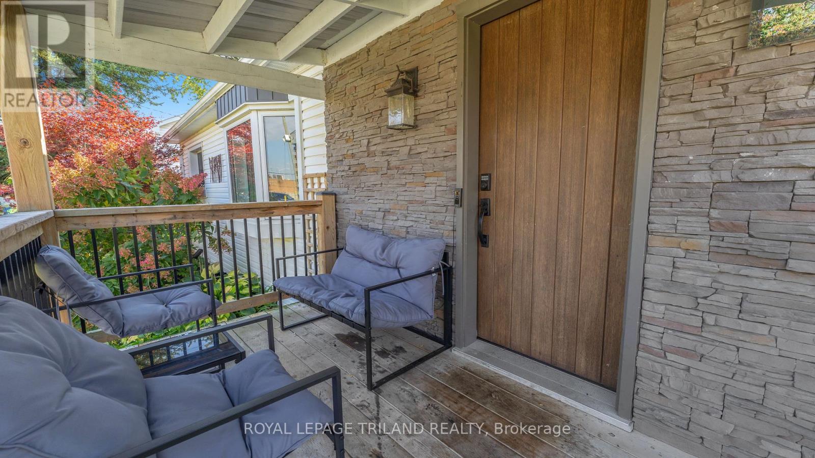 205 Erie Street Property Photo 7