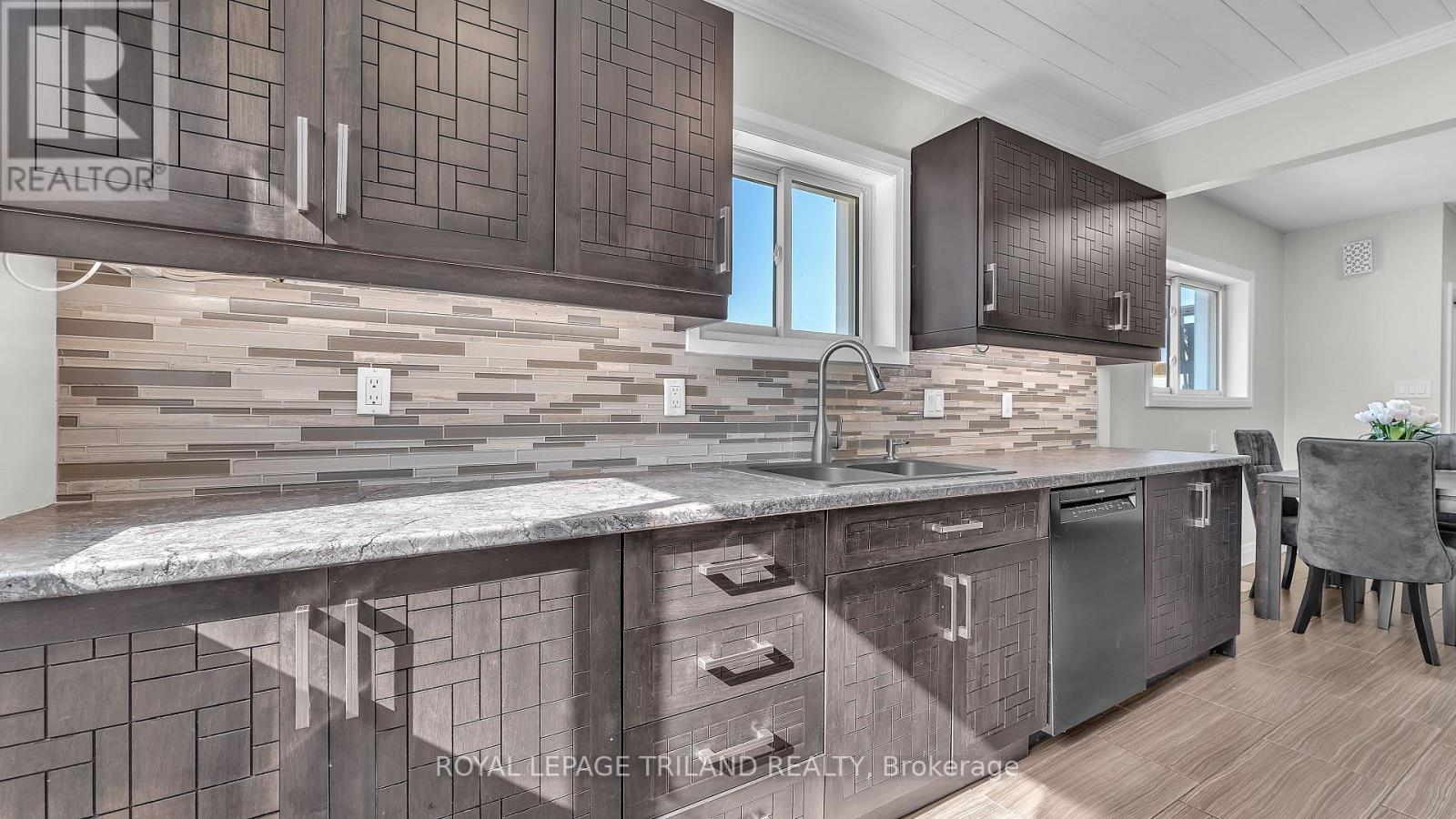 205 Erie Street Property Photo 12