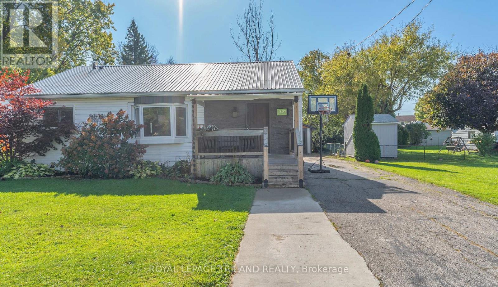 205 Erie Street Property Photo 26