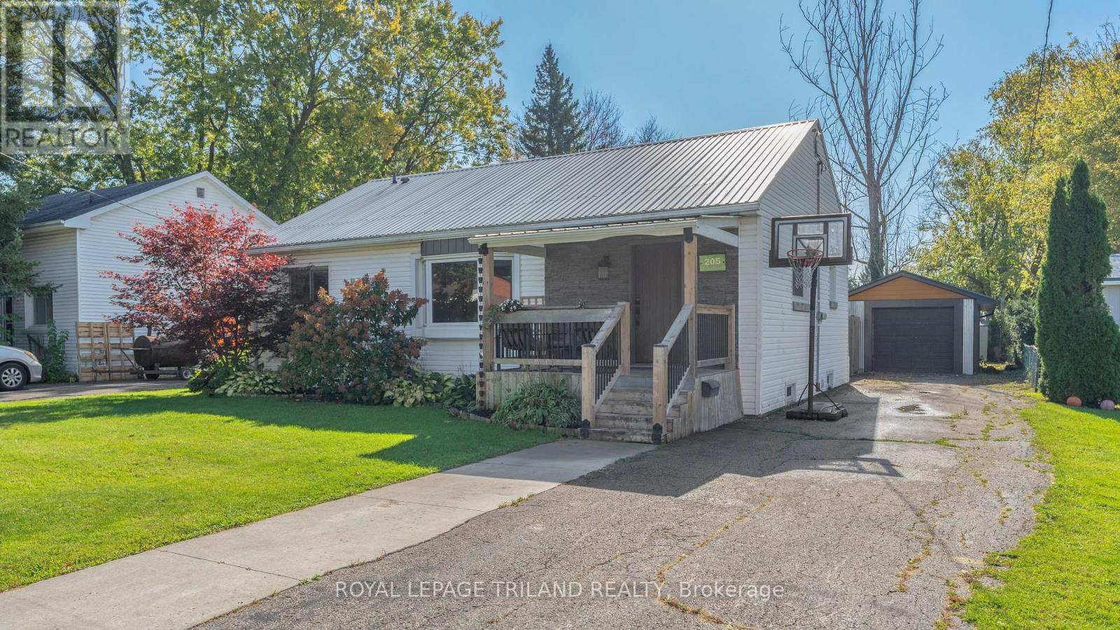 205 Erie Street Property Photo 27