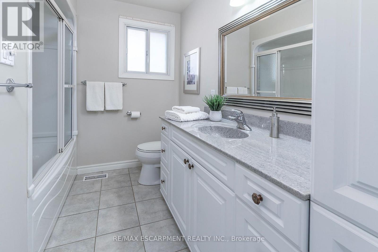21 Green Forest Drive Property Photo 13