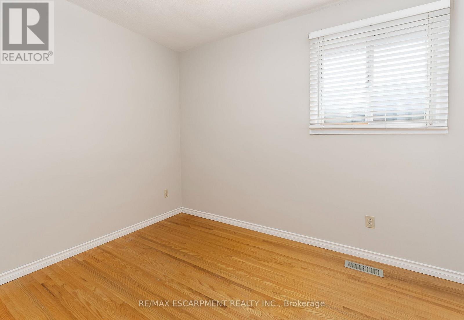 21 Green Forest Drive Property Photo 14