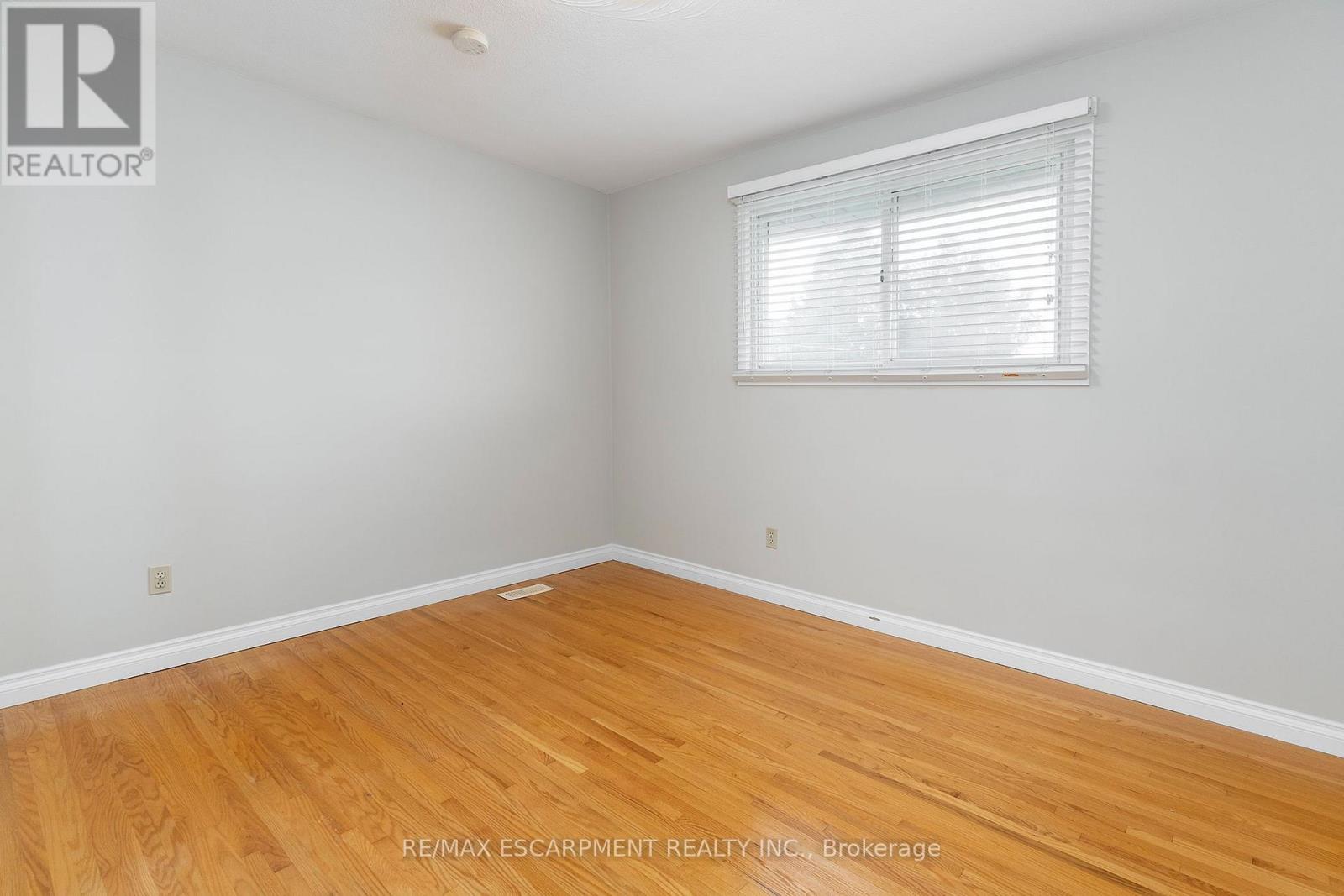 21 Green Forest Drive Property Photo 16