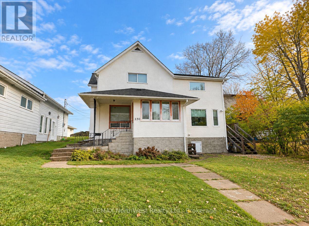 230 FOURTH STREET N Property Photo 1