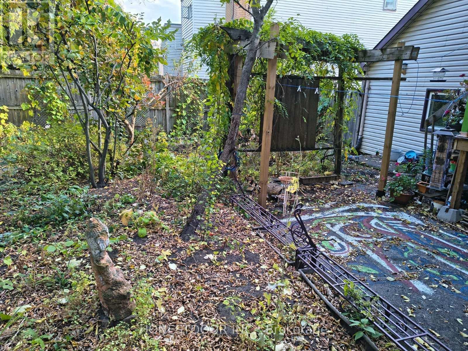303 Lacasse Avenue Property Photo 8