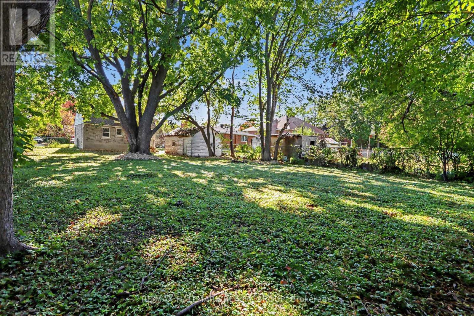 1388 Normandy Crescent Property Photo 13