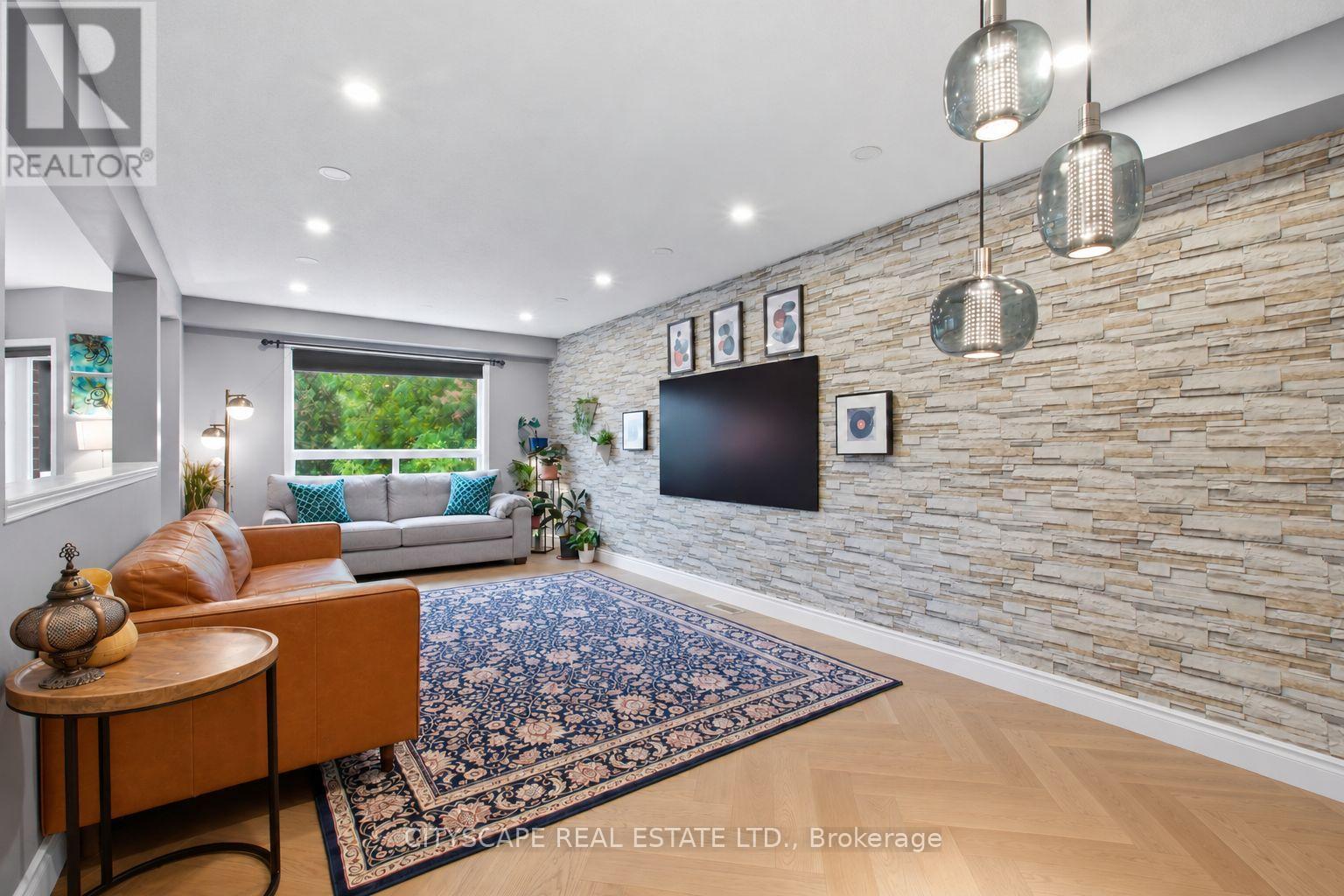 24 Gees Way Property Photo 5