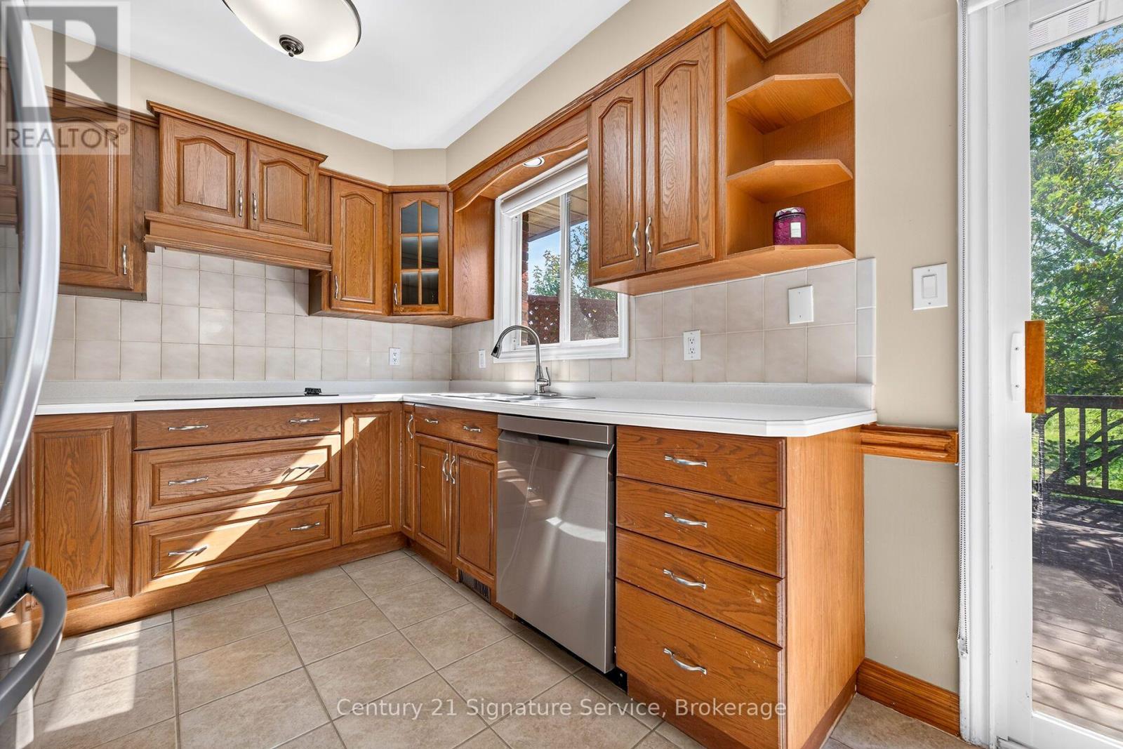 11 Fuller Crescent Property Photo 6