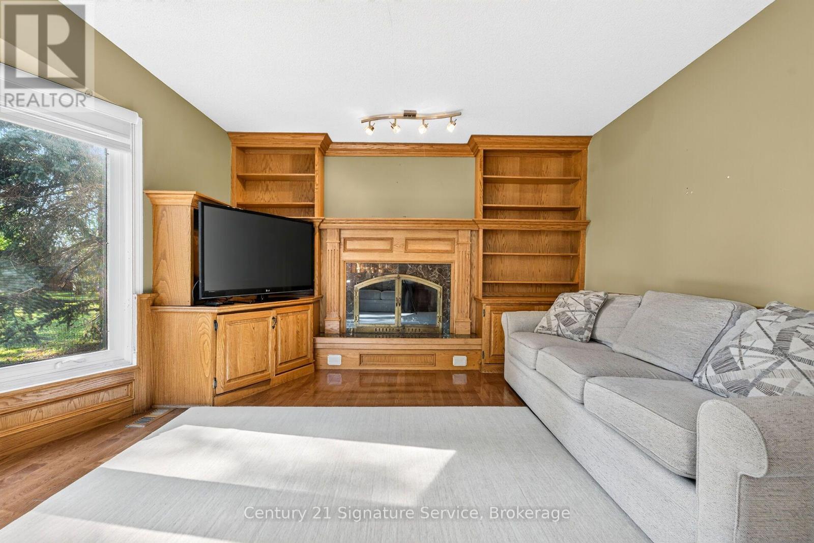 11 Fuller Crescent Property Photo 8