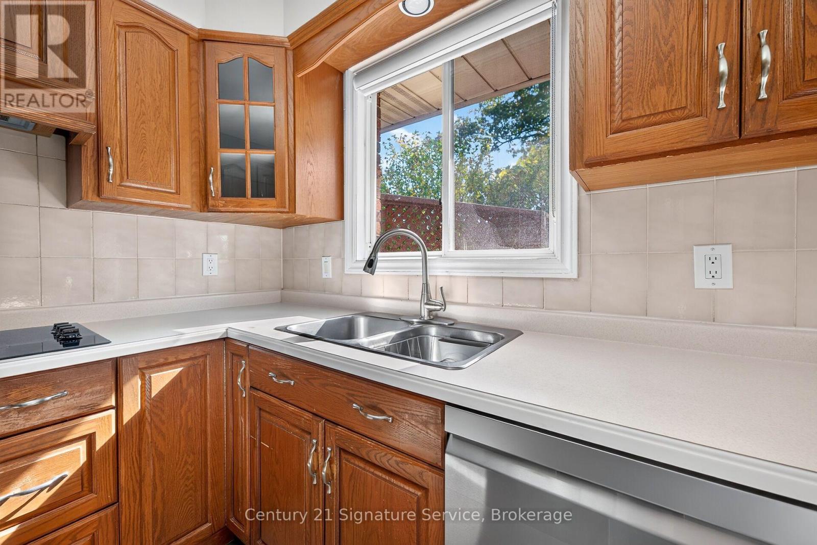 11 Fuller Crescent Property Photo 14