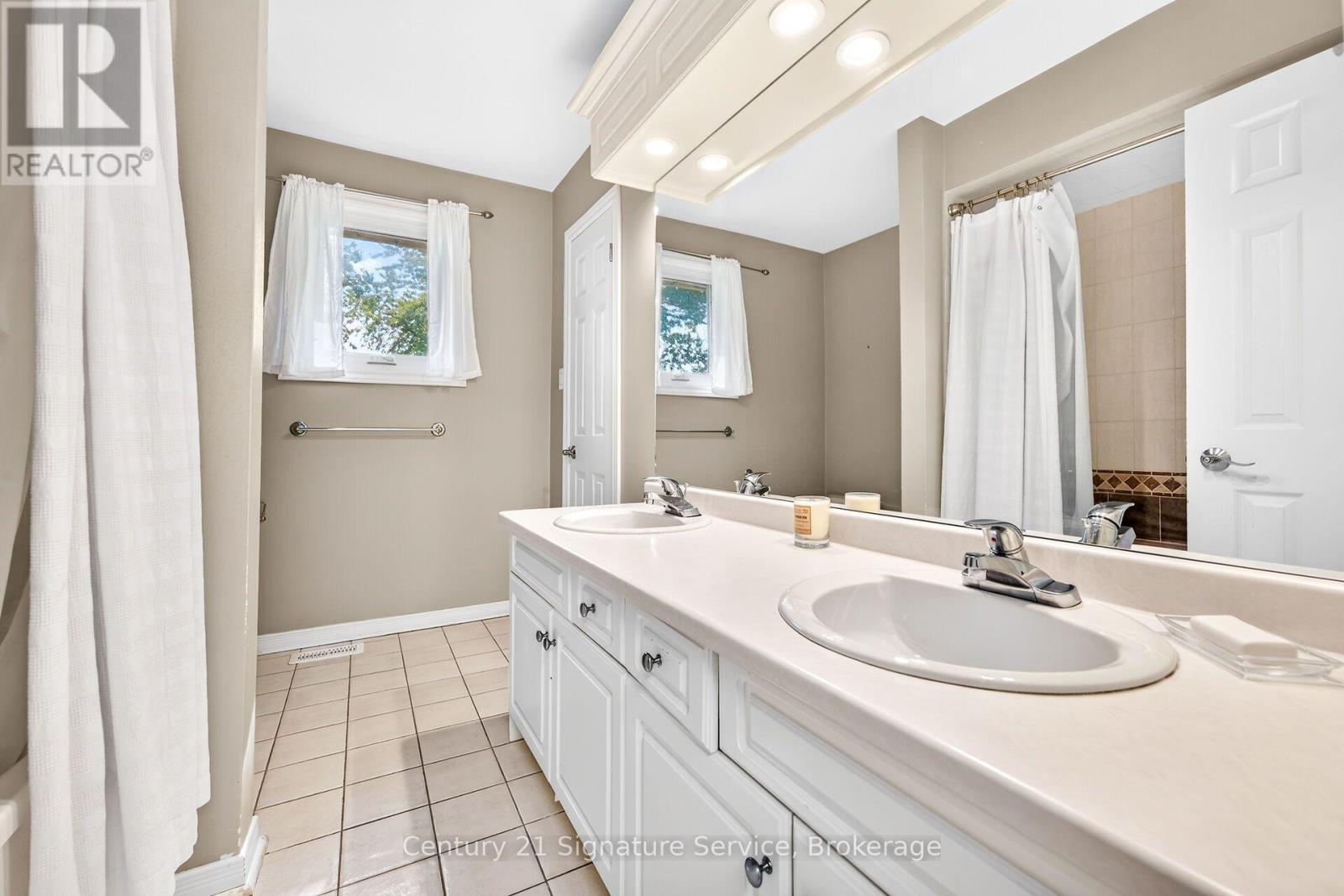 11 Fuller Crescent Property Photo 27