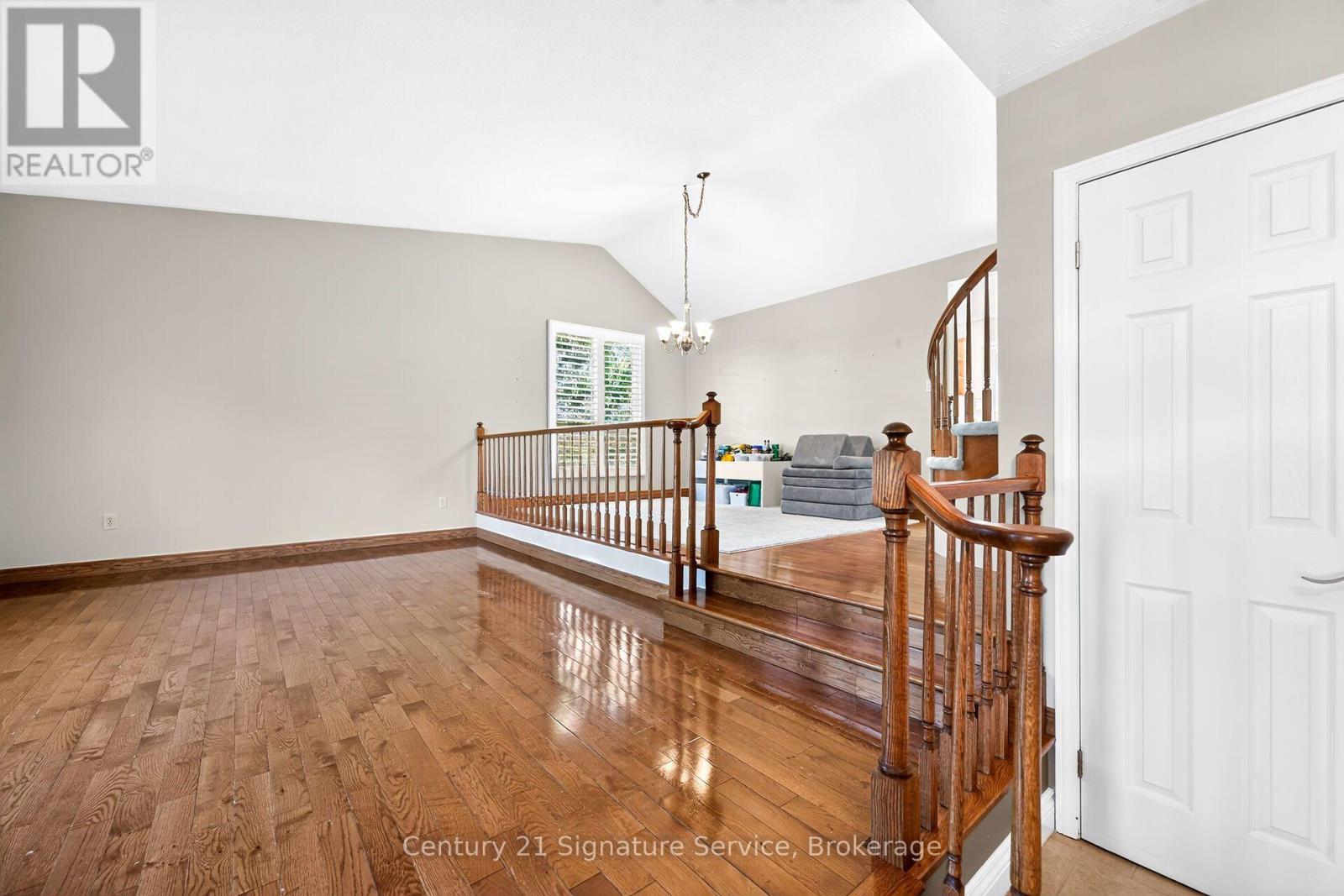 11 Fuller Crescent Property Photo 33